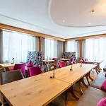 Mittagskogel Pitztal Hotell