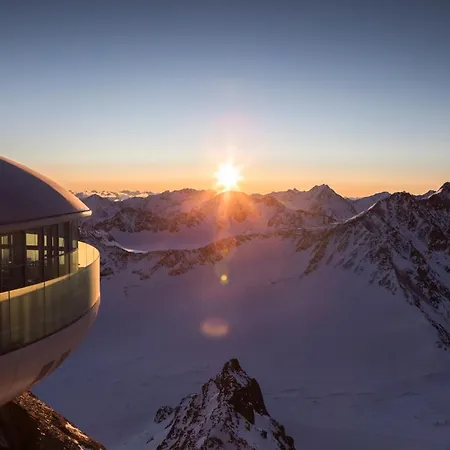 Hotel Mittagskogel Pitztal 4*