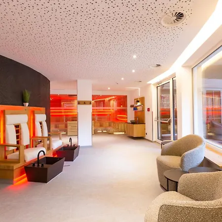 Hotell Mittagskogel Pitztal