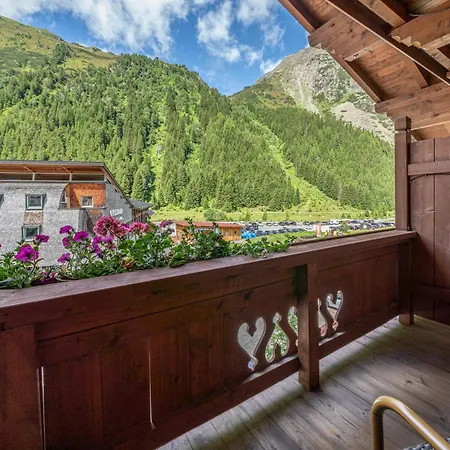 Hotel Mittagskogel Pitztal 4*