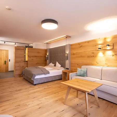 Hotel Mittagskogel Pitztal 4*