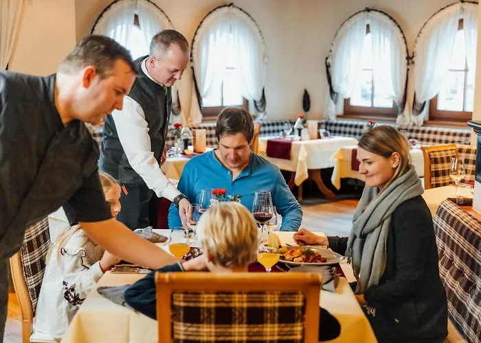 酒店 Mittagskogel Pitztal 皮茨河谷圣莱昂哈德