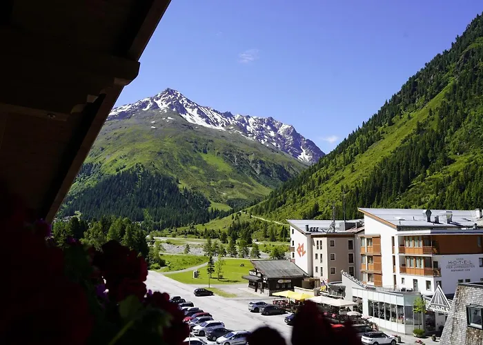 Mittagskogel Pitztal 4* 皮茨河谷圣莱昂哈德