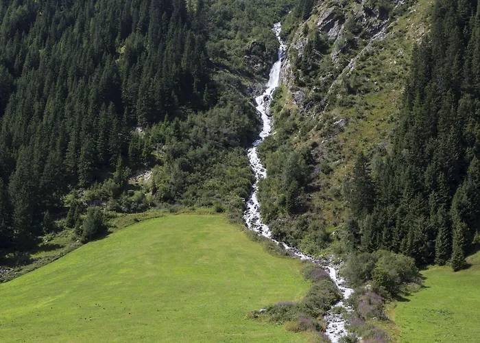 酒店 Mittagskogel Pitztal 4*