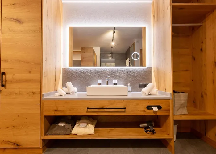 酒店 Mittagskogel Pitztal