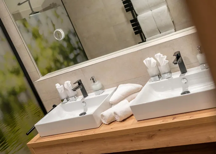 Mittagskogel Pitztal 4* 皮茨河谷圣莱昂哈德